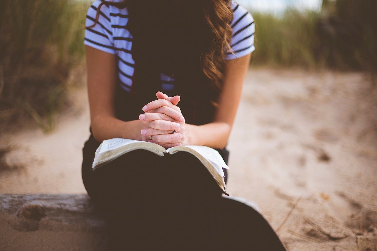 30 citas bíblicas de la Biblia de Jerusalén recomendadas para niños y adolescentes para meditar durante el Mes de la Biblia