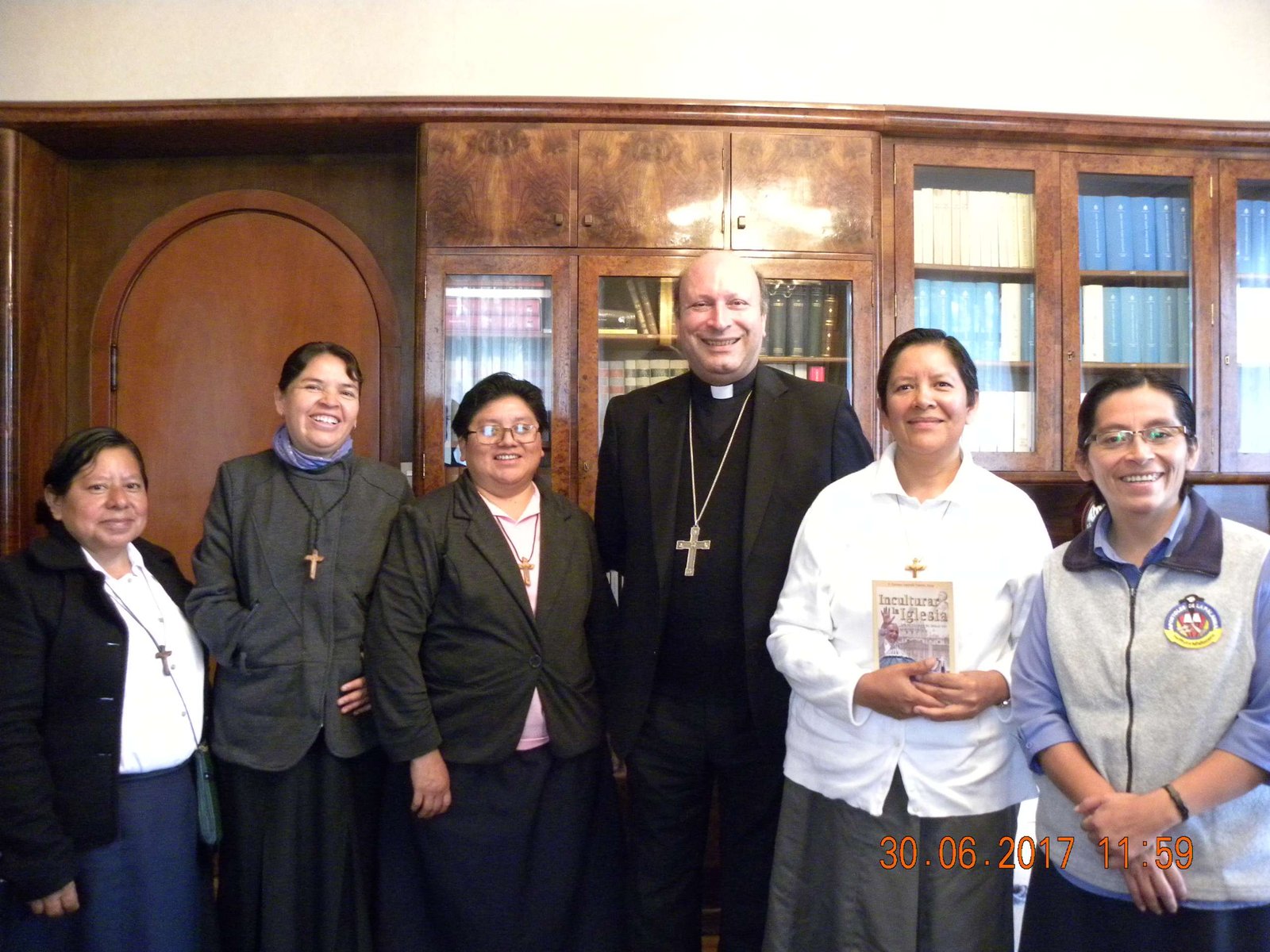 La Dirección general de la Sociedad Misionera Apóstoles de la Palabra con el Nuncio apostólico