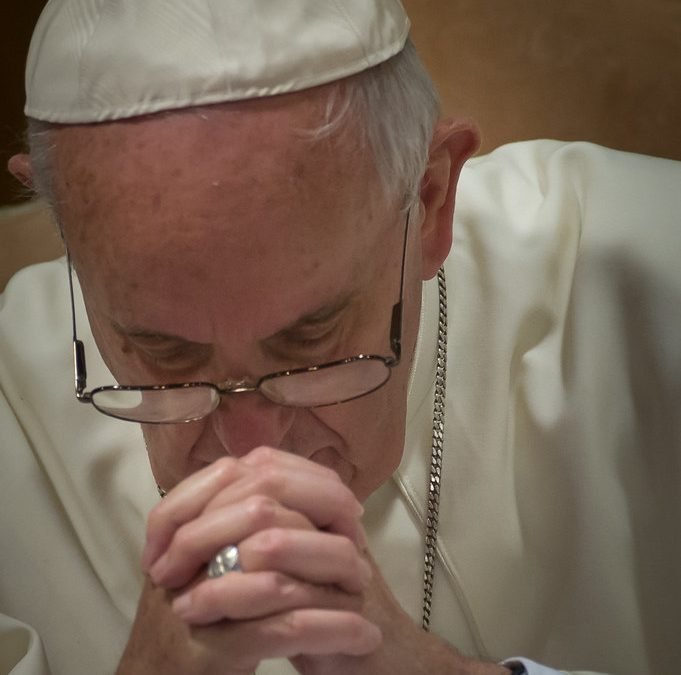Indicaciones litúrgicas sobre la muerte del Papa