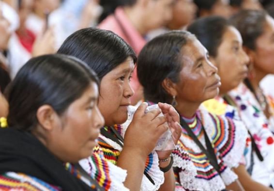¿Es suficiente acompañar a los indígenas? –¿Y el anuncio del Evangelio?–