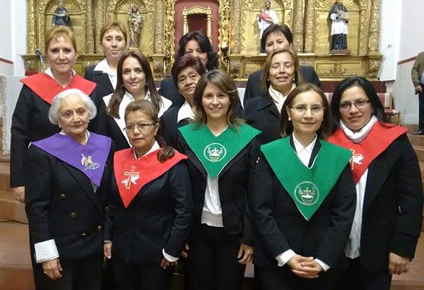 ¿Qué son los ministros extraordinarios de la sagrada comunión? ¿Cuál es su papel en la liturgia?