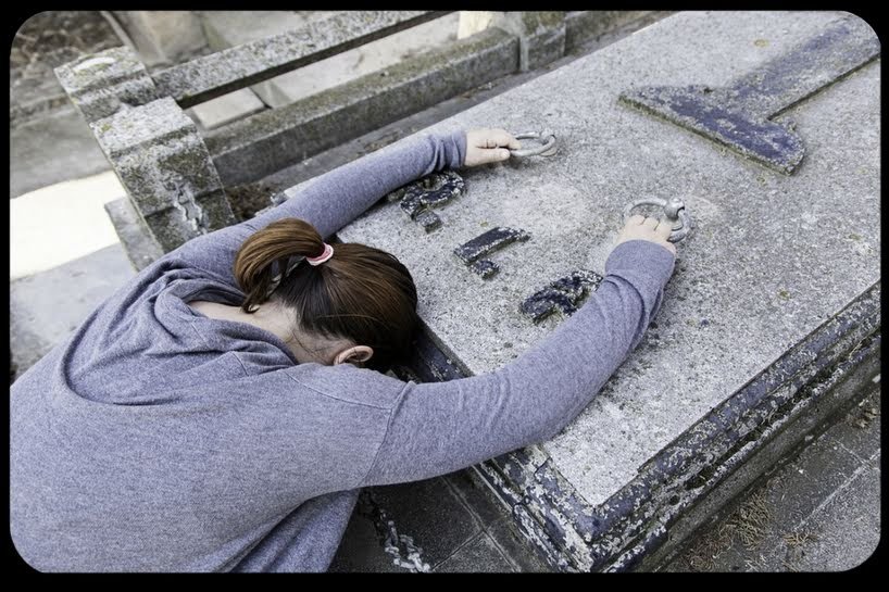 Las 4 claves de la Biblia para superar la muerte de un ser querido